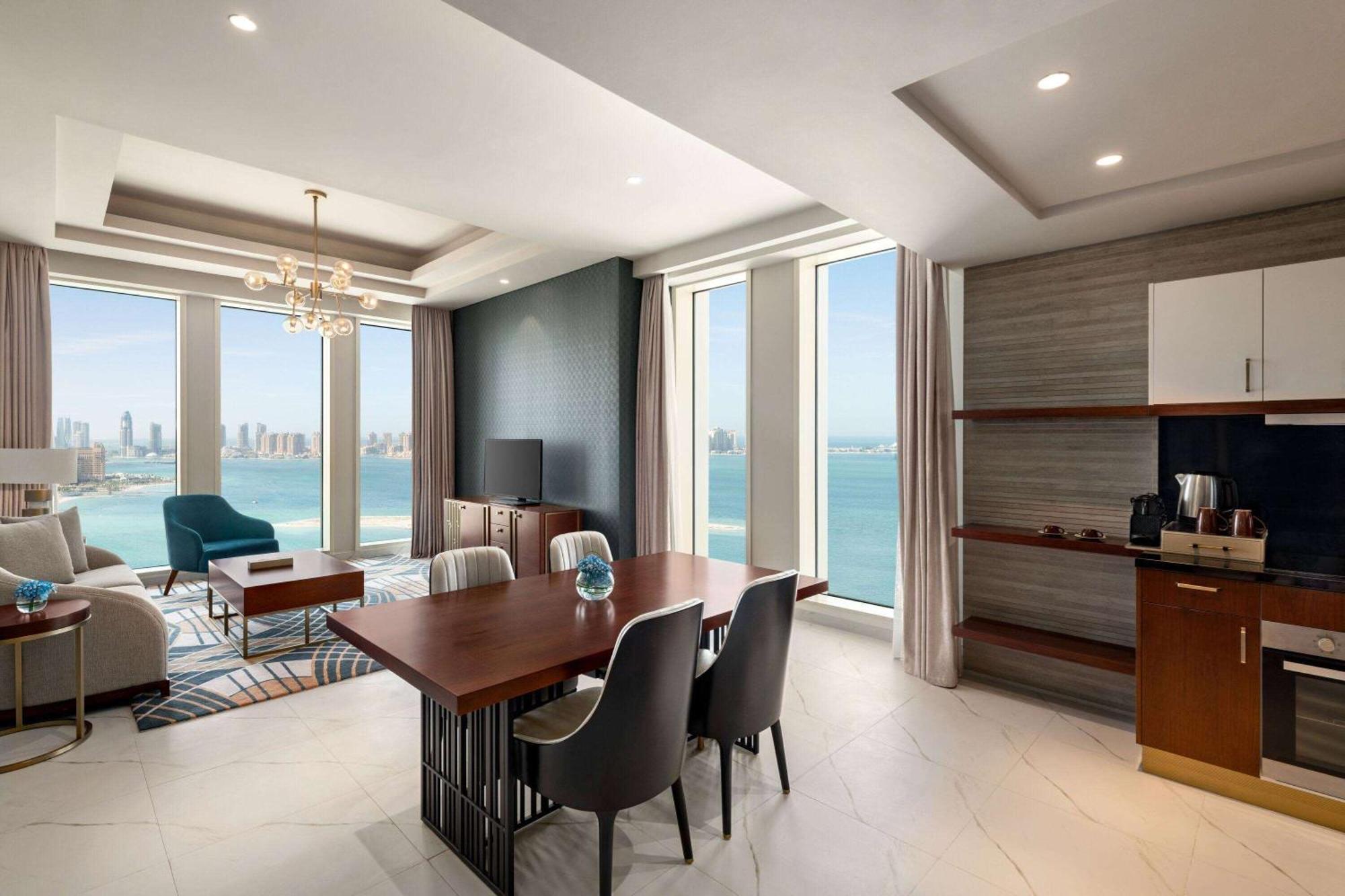 Wyndham Grand Doha West Bay Beach Экстерьер фото